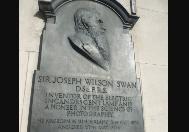 Joseph Swan (English chemist and inventor)