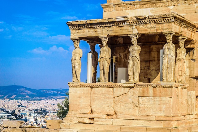 What does Caryatid mean and What do the Caryatids Represent?