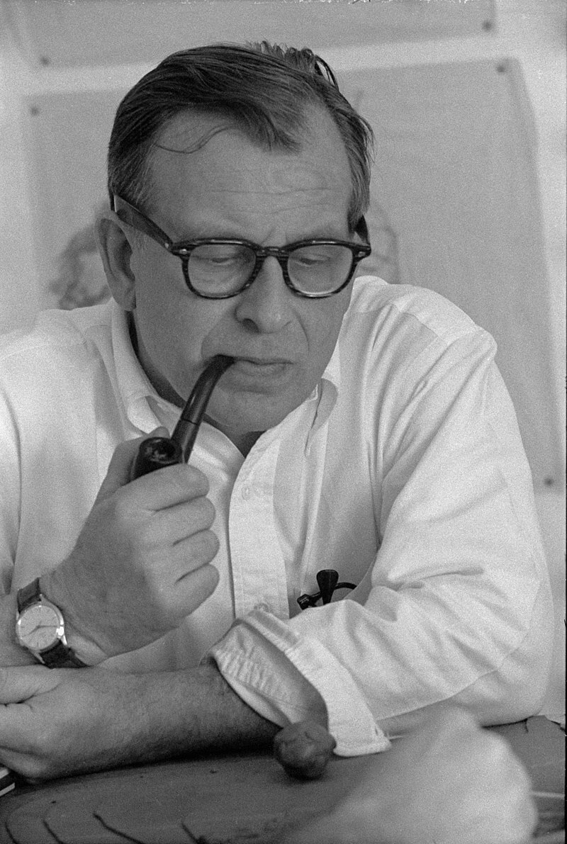 Eero Saarinen Biography | Finnish-American Architect and Industrial Designer